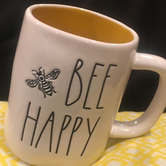 🦄Rae Dunn BEE HAPPY Mug  🐝 VHTF Yellow interior - Picture 2 of 4
